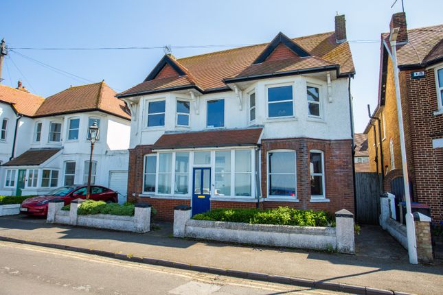 St Georges Terrace, Herne Bay, Kent, CT6 5 bed link detached house for sale
