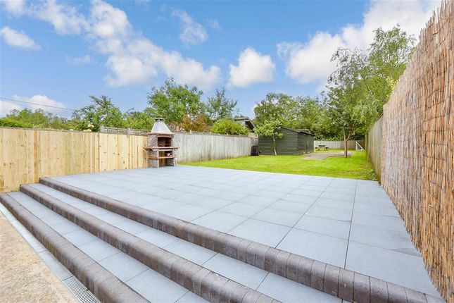 5 bed detached house
