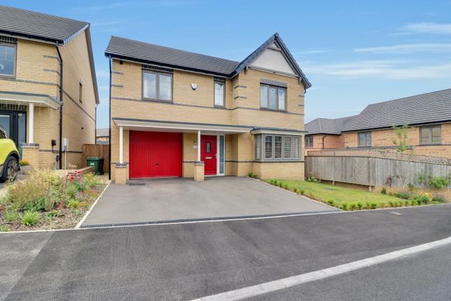 MALLARD COURT, HUDDERSFIELD, HD4 4 bed detached house for sale