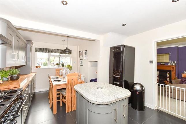 Robin Close, Crawley, West Sussex 3 bed end of terrace house for sale