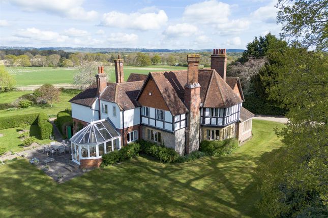6 bedroom detached house for sale