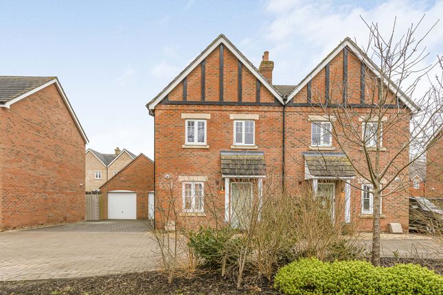 Badgers Drive, Wantage, OX12 3 bed semi