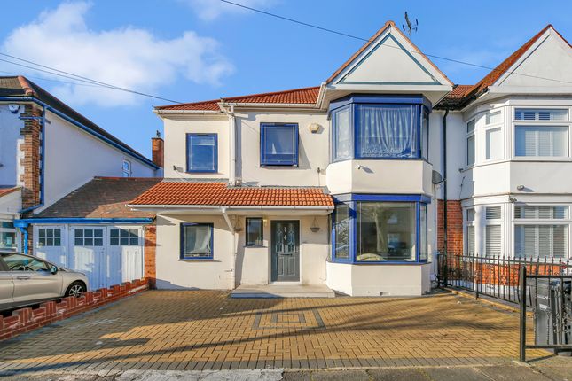 5 bedroom end of terrace house for sale