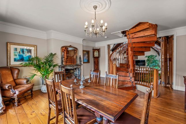 3 bedroom town house for sale