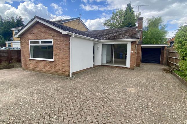 Holland Gardens, Fleet GU51 2 bed detached bungalow for sale