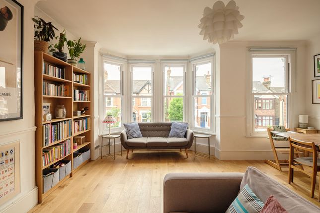 Maple Road, London E11 2 bed flat for sale