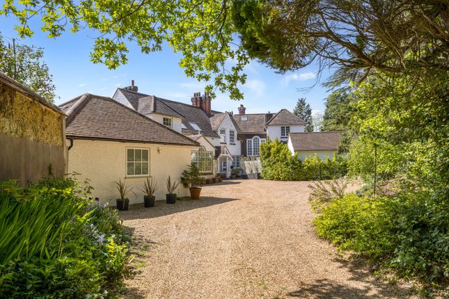 6 bedroom semi-detached house for sale
