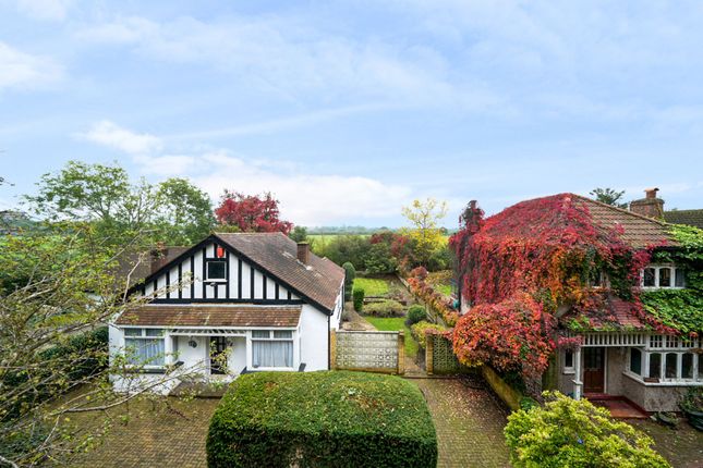 Field End, Ruislip, HA4 2 bed detached bungalow for sale