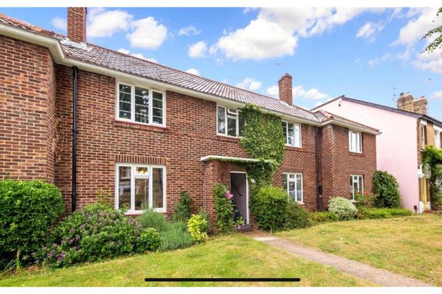 3 bedroom ground floor flat for sale