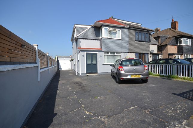 Brinkworth Road, Clayhall, Ilford, IG5 3 bed semi
