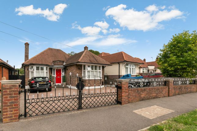 Meadow Walk, Ewell Court 2 bed detached bungalow for sale