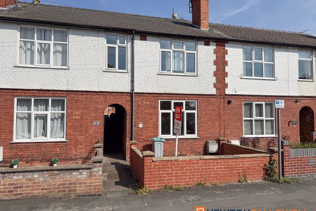 Earp Avenue, Newark NG24 3 bed terraced house for sale