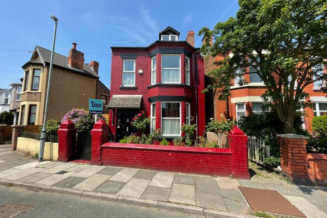 5 bed detached house