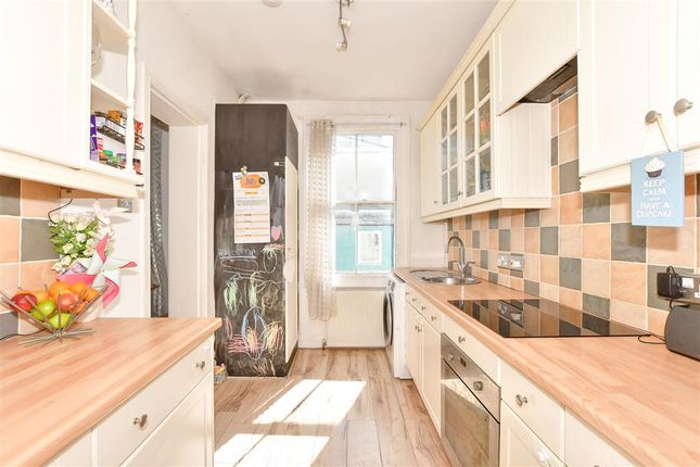 Sandgate High Street, Sandgate... 2 bed maisonette for sale
