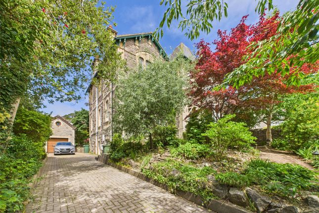 5 bedroom semi-detached house for sale