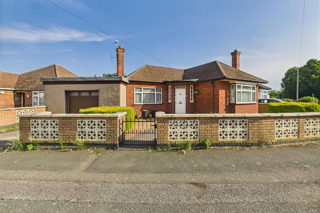 Herlwyn Avenue, Ruislip HA4 2 bed detached bungalow for sale