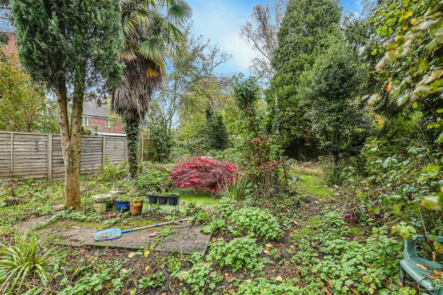 4 bed detached house