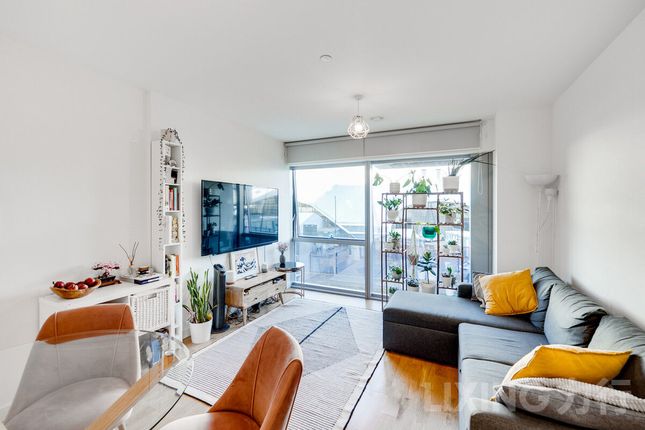 Cutter Lane, Greenwich, SE10 0YB 2 bed apartment for sale