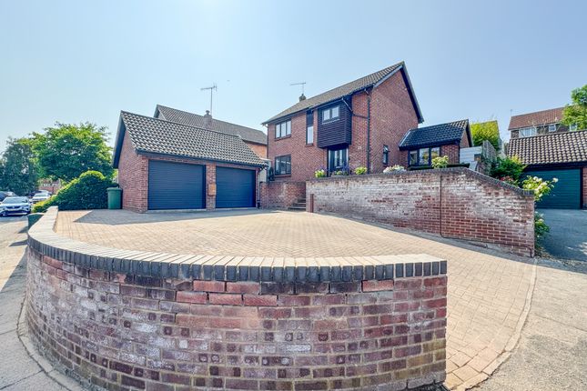 Dunnock Way, Colchester 3 bed detached house for sale