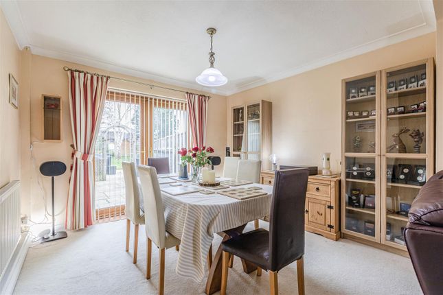 Cornwall Avenue, West Byfleet KT14 3 bed semi