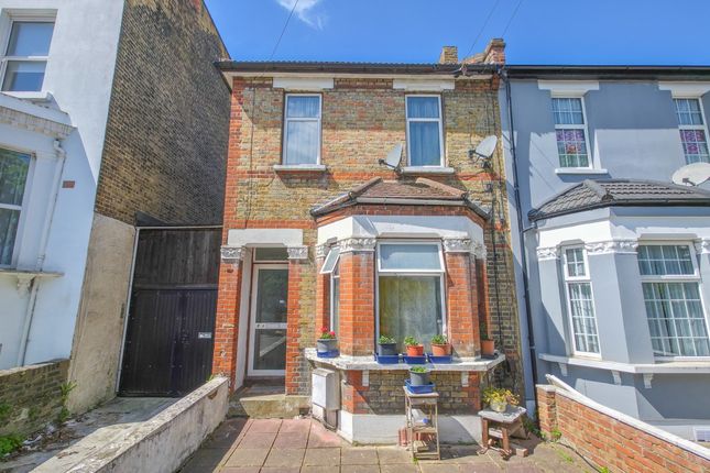 Eglinton Road, Plumstead, London, SE18 4 bed semi