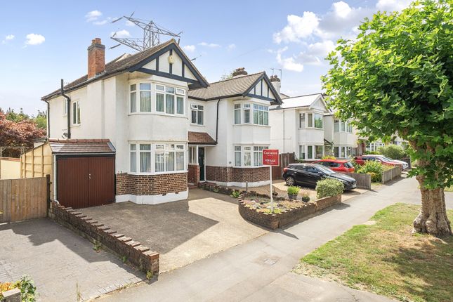 Woodlands Avenue, West Byfleet, KT14 3 bed semi