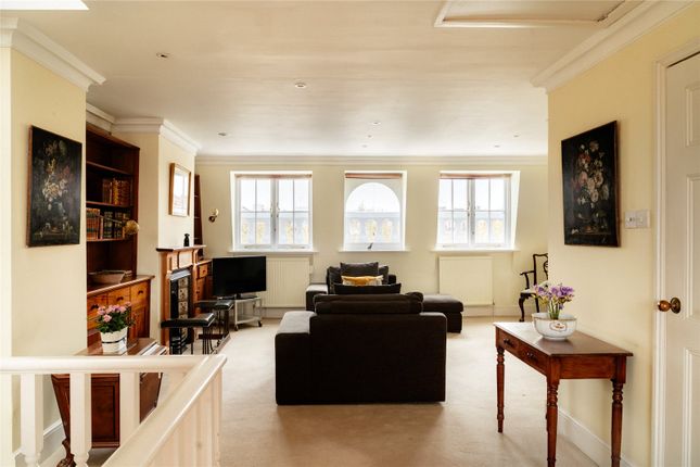 Cadogan Place, Belgravia, SW1X 2 bed apartment for sale