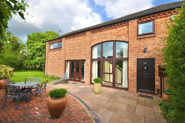 Woolstone, Milton Keynes MK15 4 bed barn conversion for sale