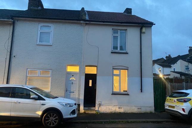 3 bed end terrace house