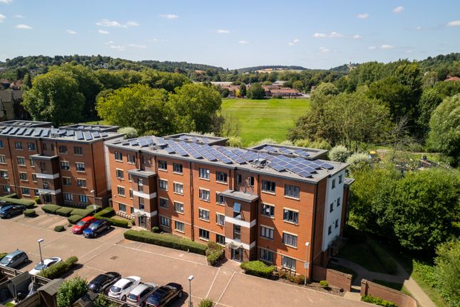 Bartlett Crescent, Buckinghamshire HP12 2 bed apartment for sale