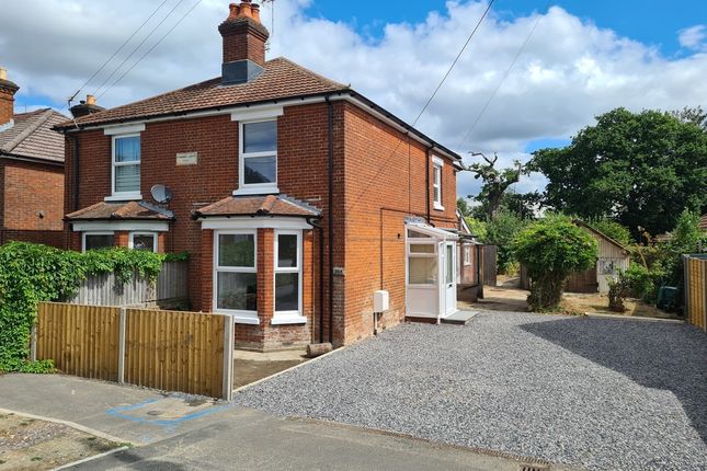 Salisbury Road, Totton SO40 3 bed semi
