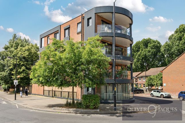 Rotherhithe New Road, London, SE16 2 bed flat for sale