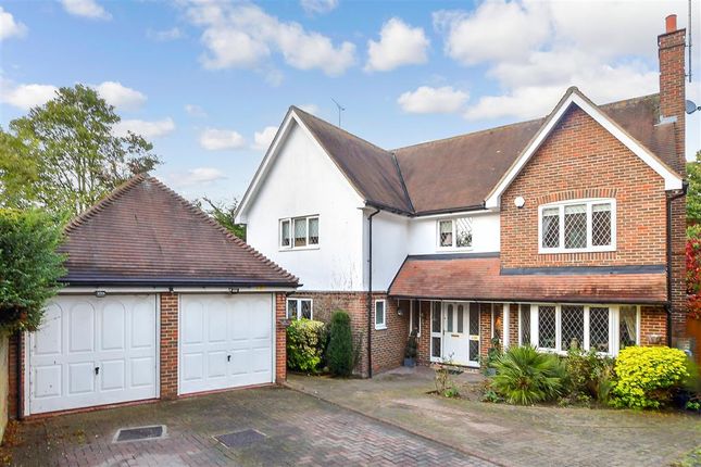 Grovewood Place, Woodford Green, Essex 4 bed detached house for sale