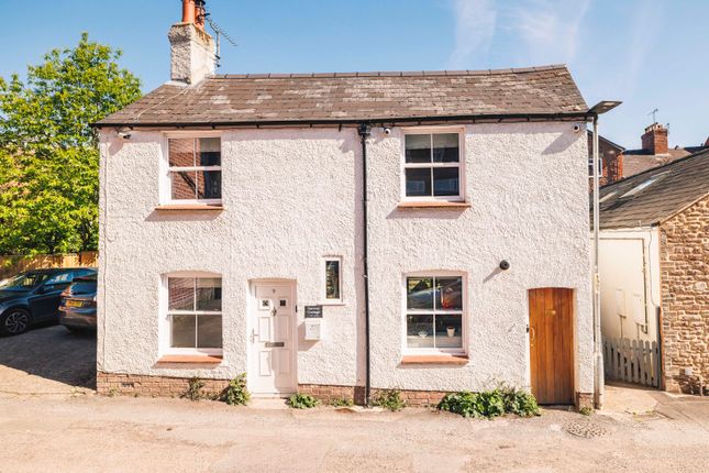 2 bedroom detached house for sale