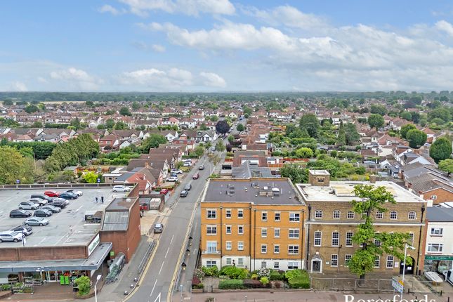 St. Marys Lane, Upminster, RM14 2 bed apartment for sale