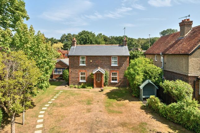 Peat Common, Godalming GU8 5 bed detached house for sale