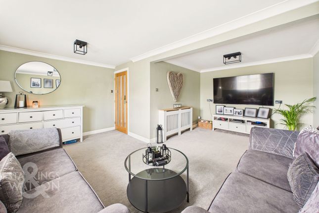 Finderne Drive, Wymondham, Norwich 3 bed chalet for sale