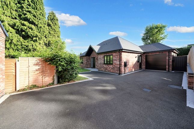 Old Penkridge Road, Cannock WS11 4 bed detached bungalow for sale