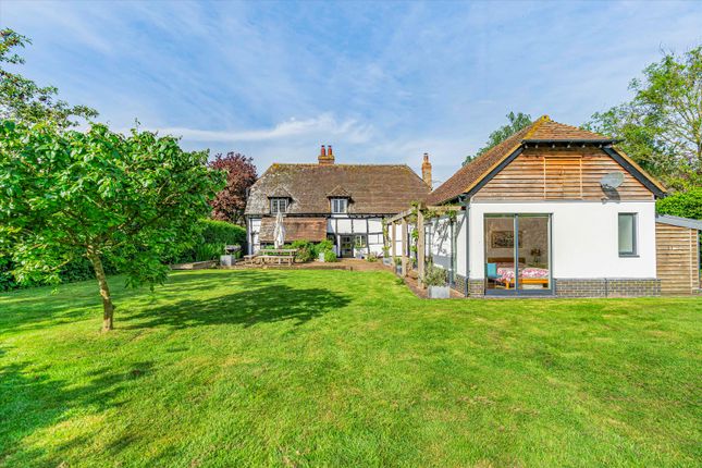 Moreton, Thame, South Oxfordshire, OX9 4 bed detached house for sale