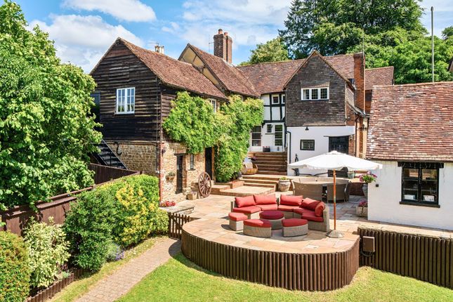 Ockford Road, Surrey GU7 5 bed link detached house for sale