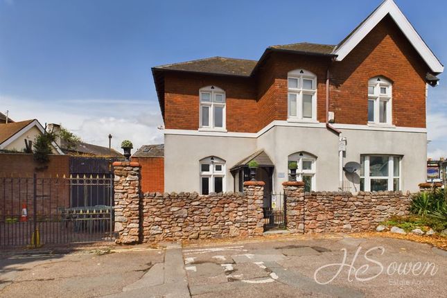 3 bedroom link detached house for sale