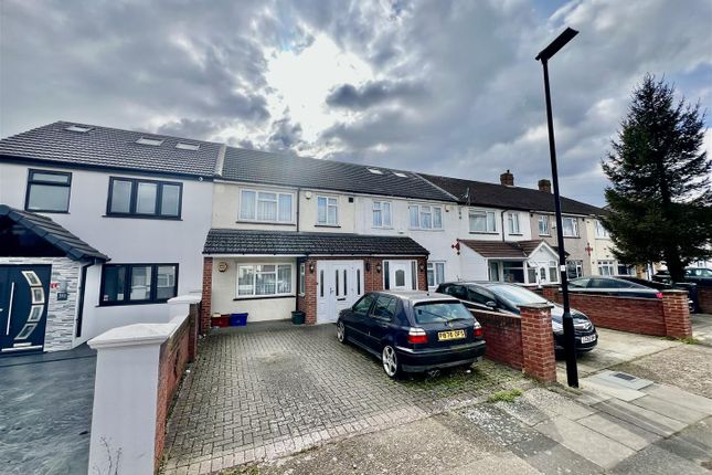 Kingsbridge Road, Norwood Green UB2 3 bed terraced house for sale