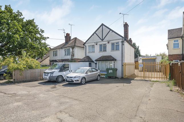 Reading Road, Winnersh, Wokingham 2 bed detached house for sale