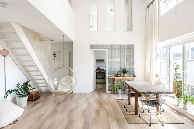 Alphabet Square, London E3 2 bed apartment for sale