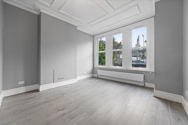 Harlesden Gardens, London, NW10 2 bed apartment for sale
