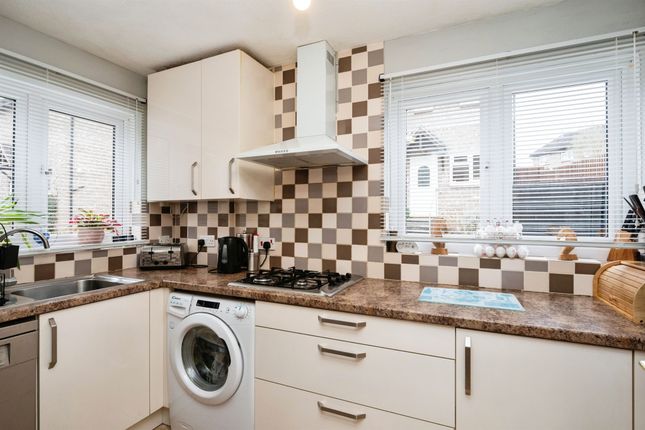 2 bedroom semi-detached house for sale