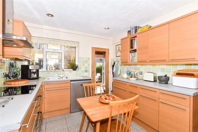 3 bed detached house