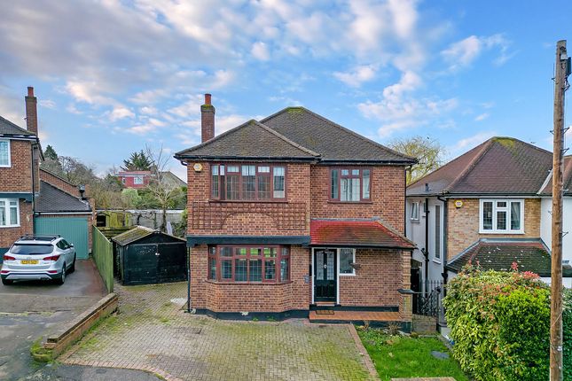 Chigwell IG7 3 bed detached house for sale