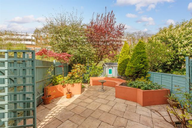 St. Crispins Close, Hampstead 3 bed house for sale