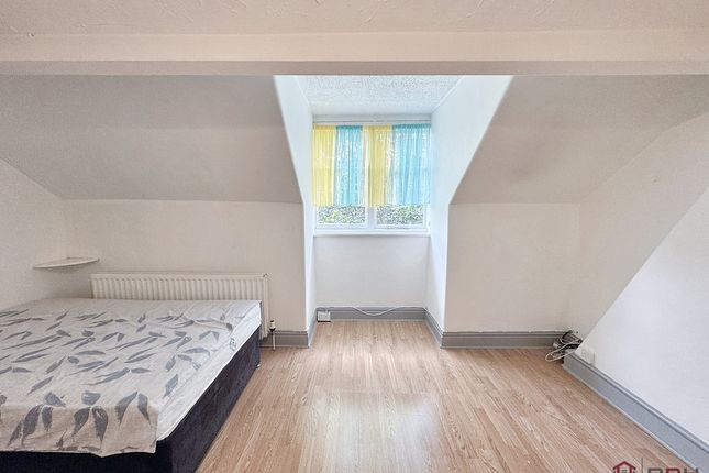 5 bedroom end of terrace house for sale
